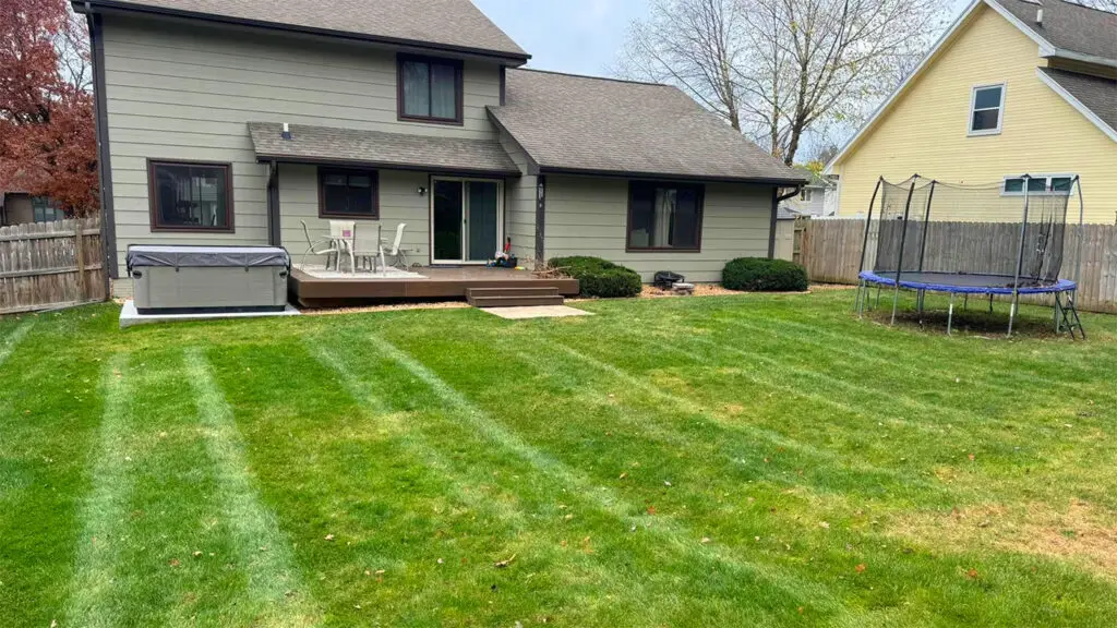 Seasonal lawn care spring/fall cleanup in Des Moines