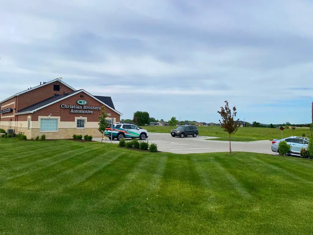 Des Moines lawn care and landscaping